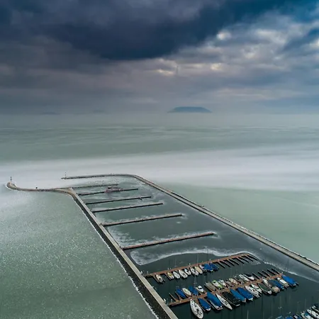 아파트 In 19297 *